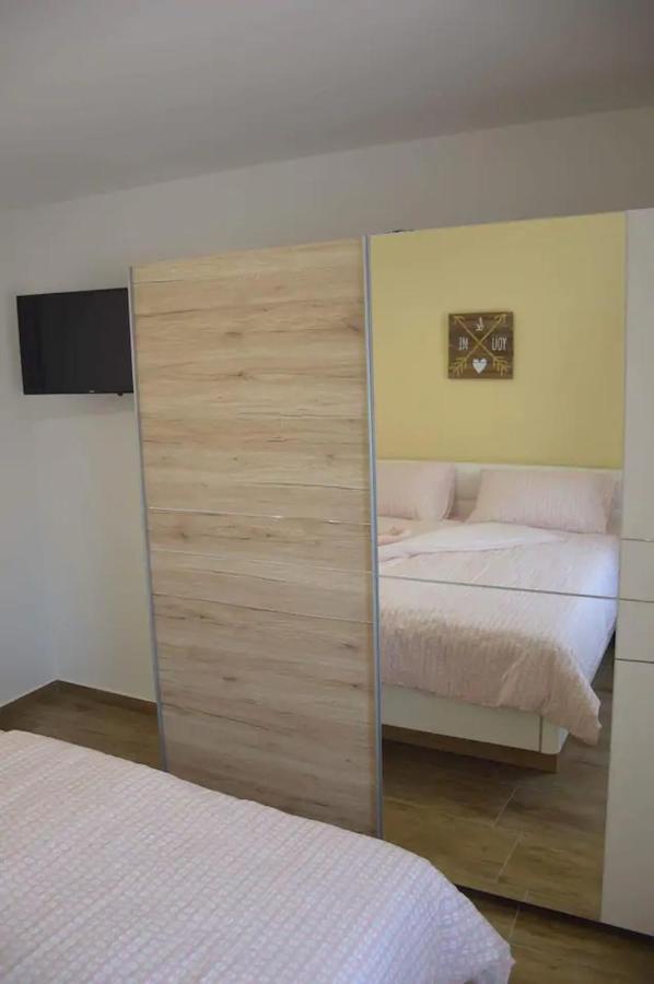 Old Town Apartment Popovic فيرسار المظهر الخارجي الصورة